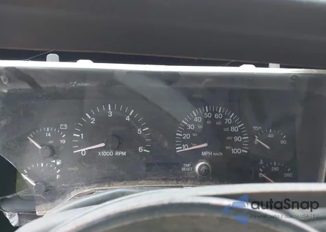 2000 Jeep Cherokee Classic из США, поврежденный, VIN 1J4FF58S3YL180526